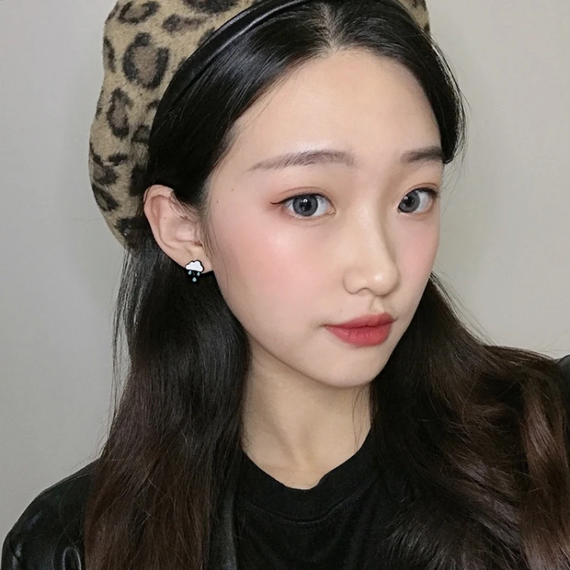 XIYANIKE 2020 Модные женские серьги-гвоздики простые с героями мультфильмов белые