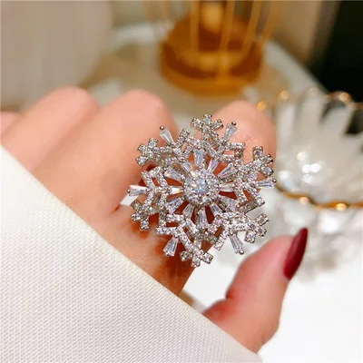 

Ring Women's Rotatable Snowflake Opening Adjustable Ring Super Beautiful Super Flash Zircon Elegant Dress Accessories Party Gift