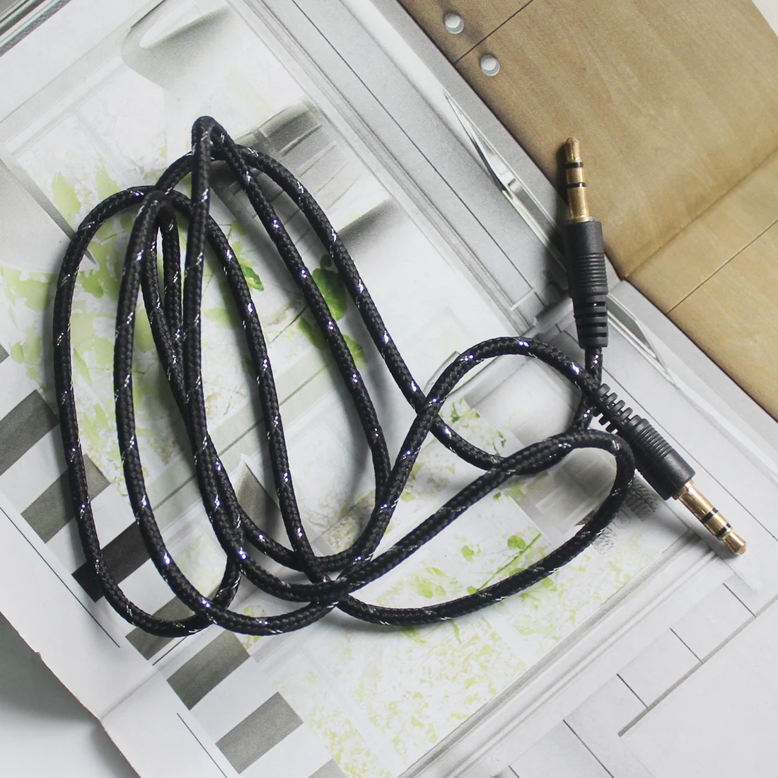 

3.5mm Cable 1M 3.5mm Male to Male Universal Woven Audio Stereo Cable AUX Cord Jack to Jack for PC Phone MP3 MP4 Headphones