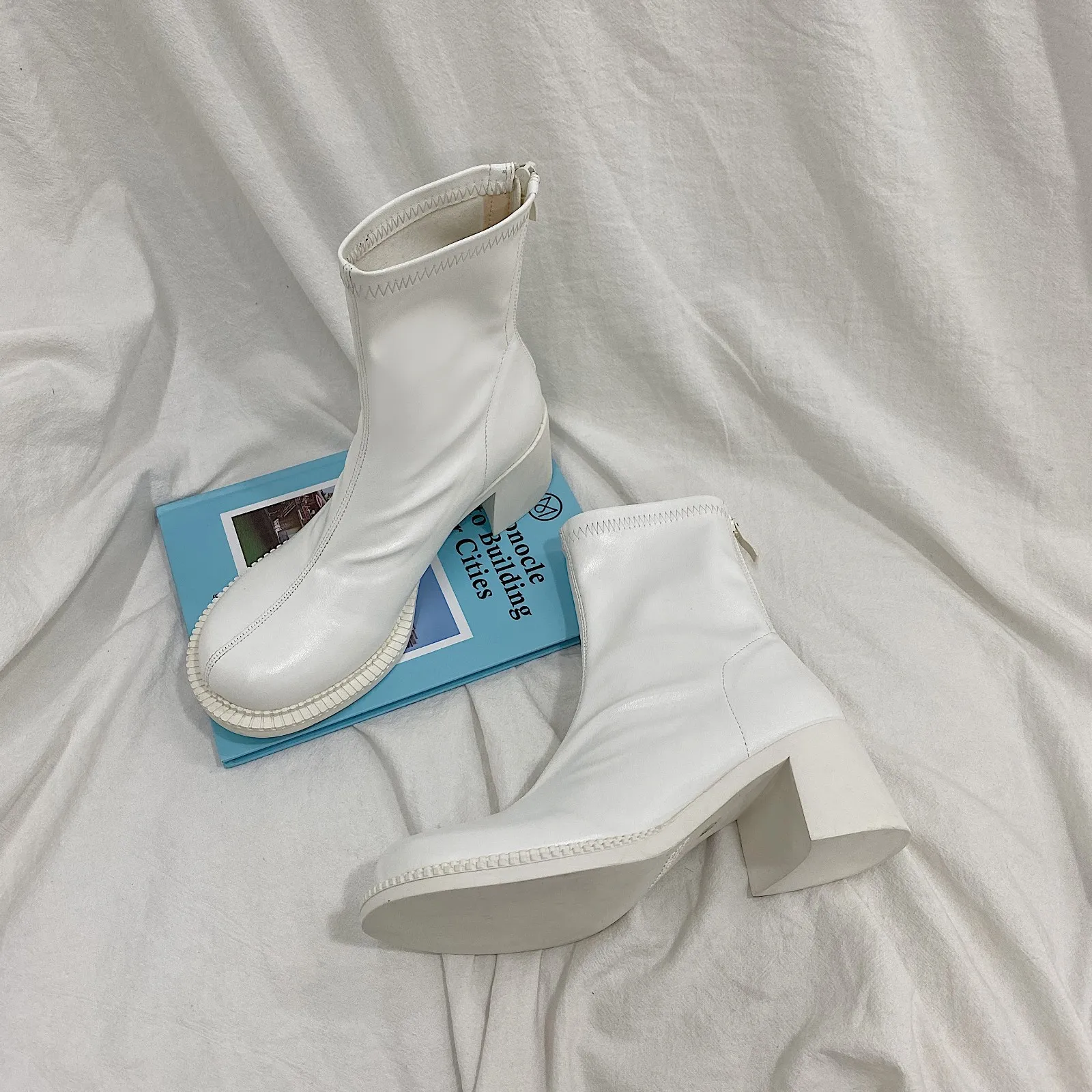 2022 Роскошные Брендовые женские ботильоны на блочном высоком каблуке белые