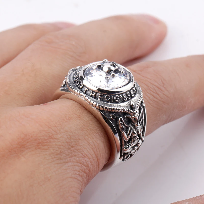 Винтажное серебряное мужское кольцо с черепом 925 пробы 30 г со скелетом прозрачным