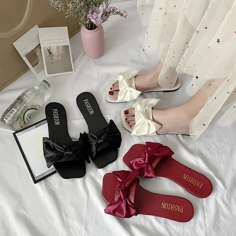 

Shoes Ladies' Slippers Luxury Slides Summer Clogs Woman Pantofle Butterfly-Knot Low Designer Flat Beach 2021 Rome Basic Rubber P