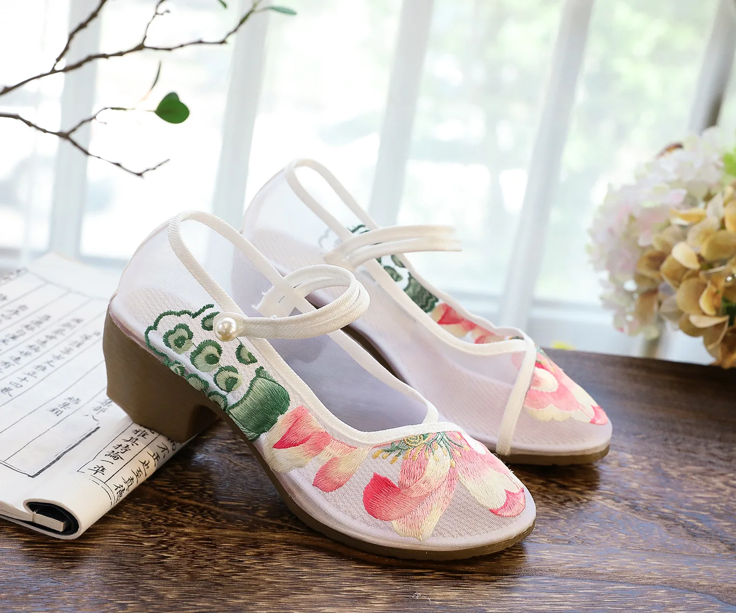 

Lotus embroidered high-heeled square-heeled thick-heeled summer antiquity mesh mesh breathable women's sandals