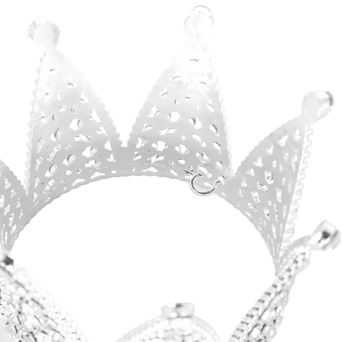 Платье принцессы с металлическими элементами и стразами в виде короны тиара