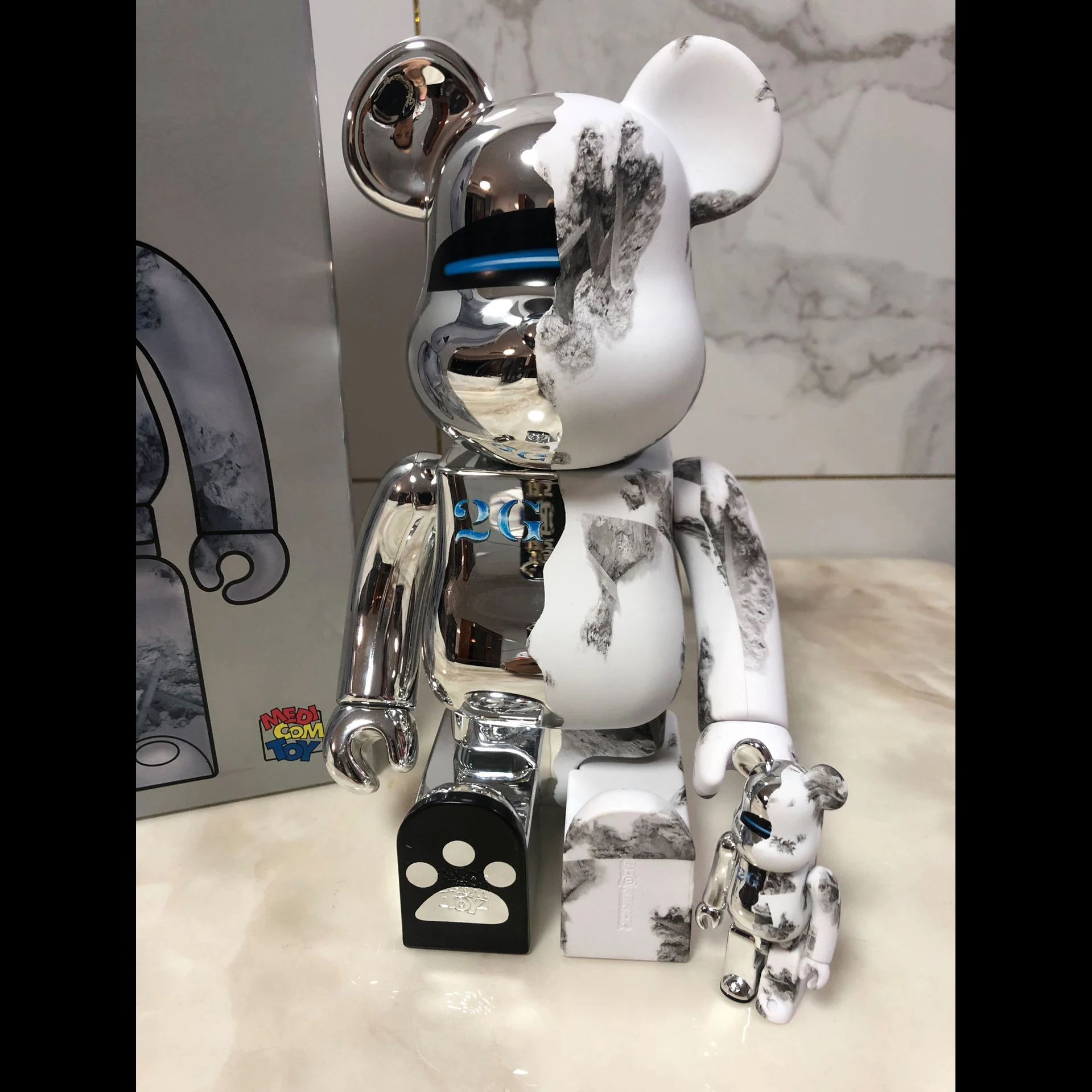 

28cm Bearbrick 400% Violent Bear Building Block Bear Statue Figure Collectible Model Toy Home Decoration Creative Gift Boy Girls