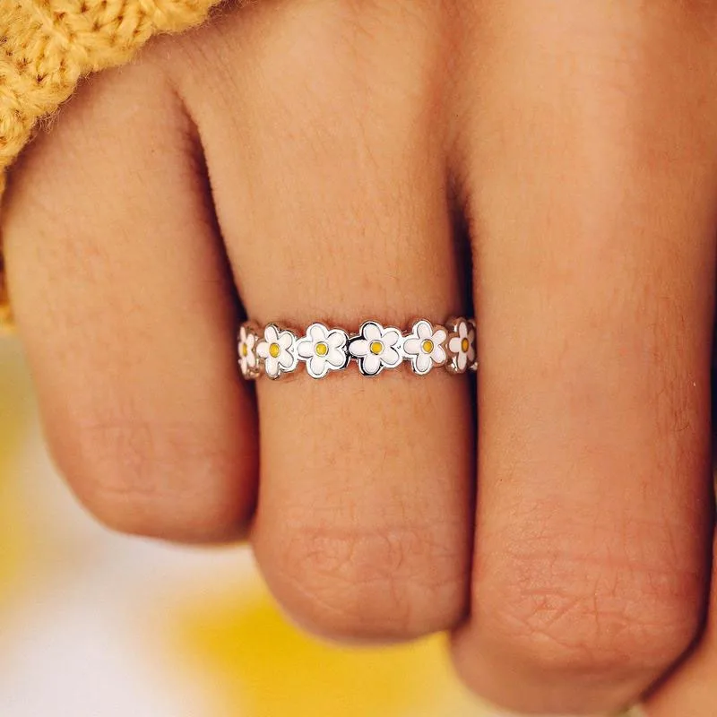 

Tiny Cute Romantic Daisy Flower Rings for Women Bohemian Fashion Wedding Engagement Bride Love Token Ring Gifts for Wife