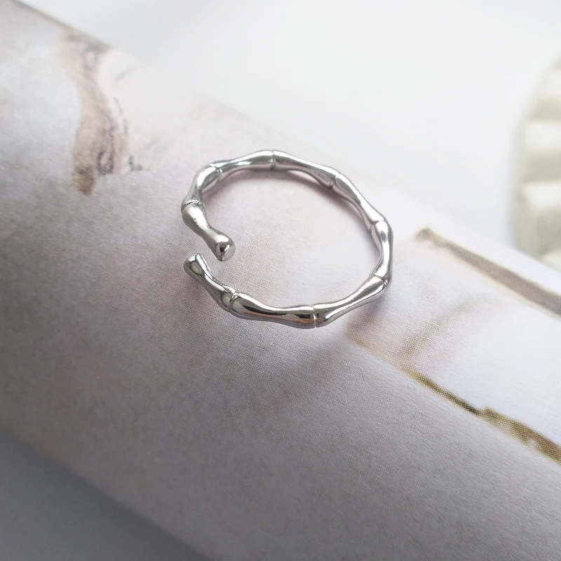 

Clean Simple Creative Adjustable Bamboo Ring