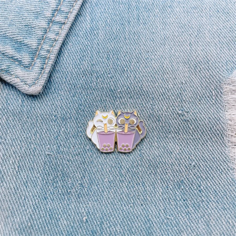Мультяшные милые эмалевые заколки с животными кошками питьевой молоком чаем