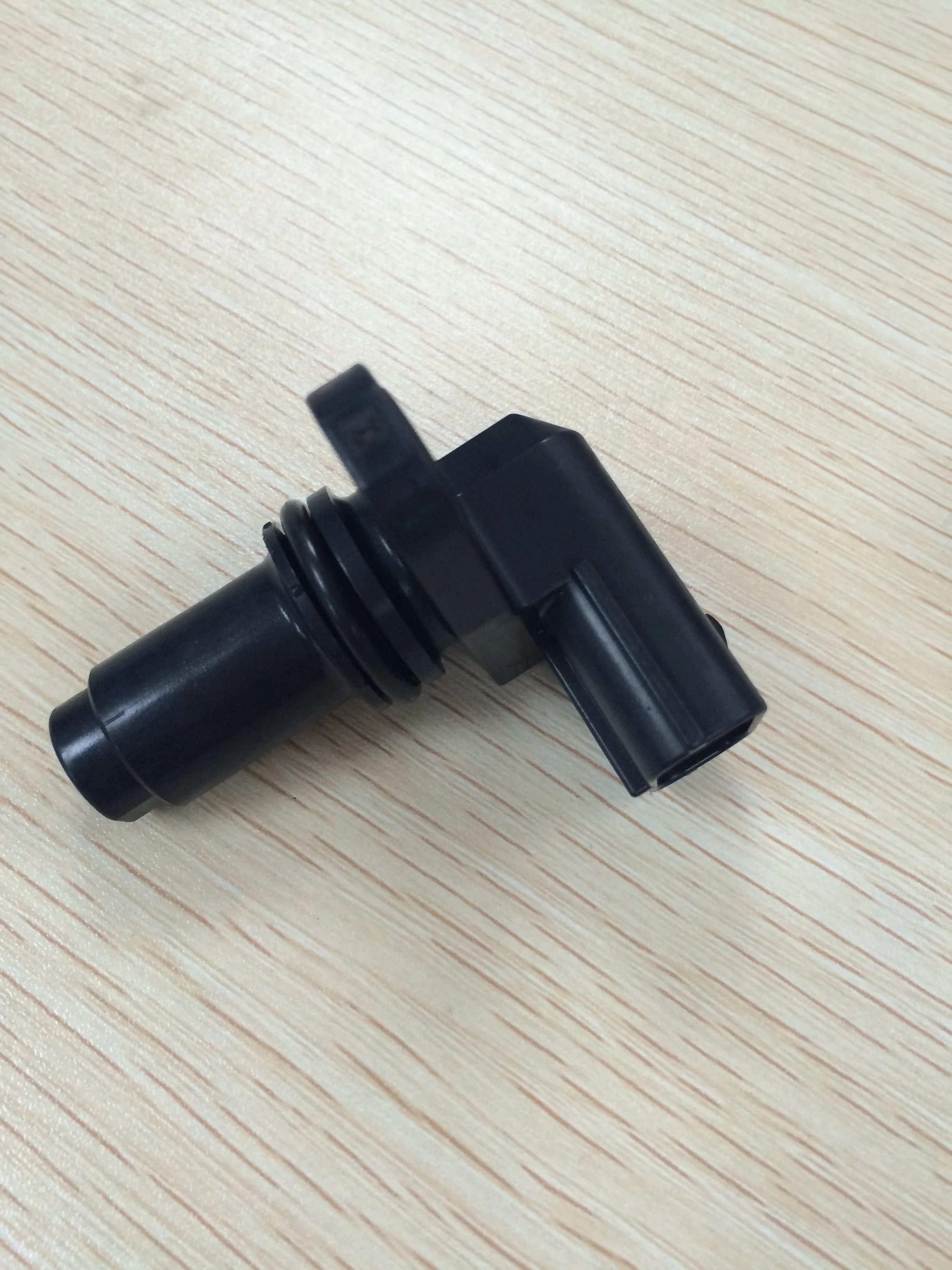 

Original Quality 31272689 6C9N12K073BB Camshaft Position Sensor for VOLVO XC90 C80 V70 XC70 3.0L 3.2L