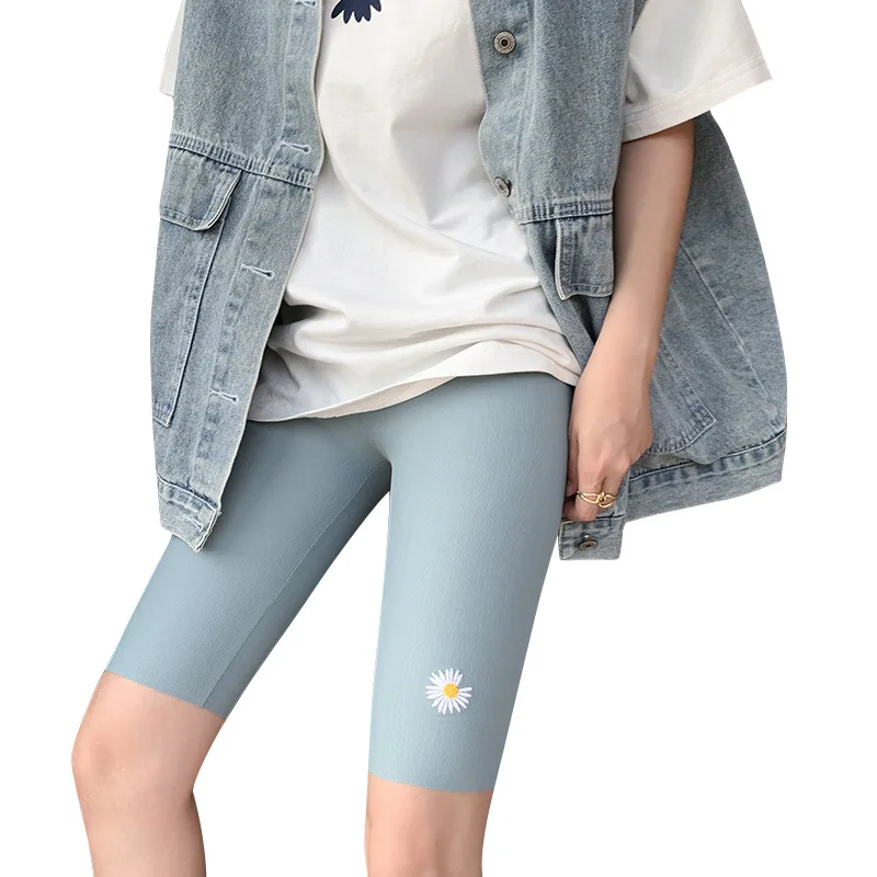 

2021 Summer Women Leggings Daisy Embroidery Slim Knee-Length Fitenss Leggins Elasticity Push Up Breathable Short Legins Femme