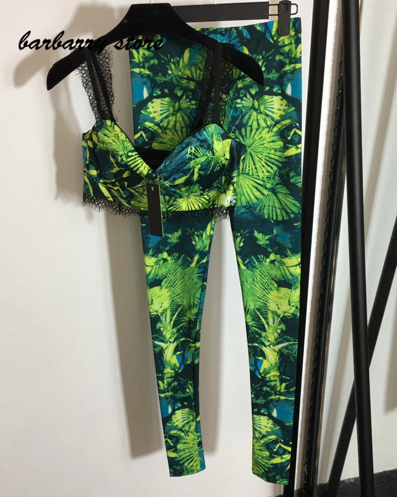 

2 piece set sweatsuits for WOMEN 2021 Summer New LUXURY DESIGNER High-End Portrait Printing CROP TOP Elastic Waist + Leggings