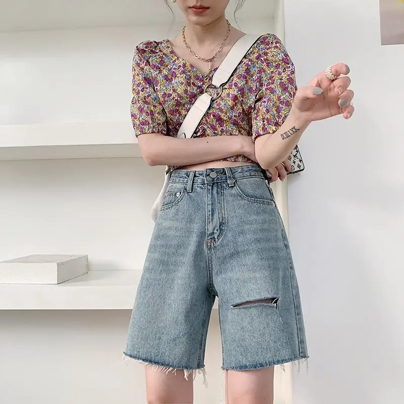 

2021 New Women's Jeans Loose Korean Summer Shorts High Waist Loose Perforated Wide Legs Perforated Five-point Straight Pants