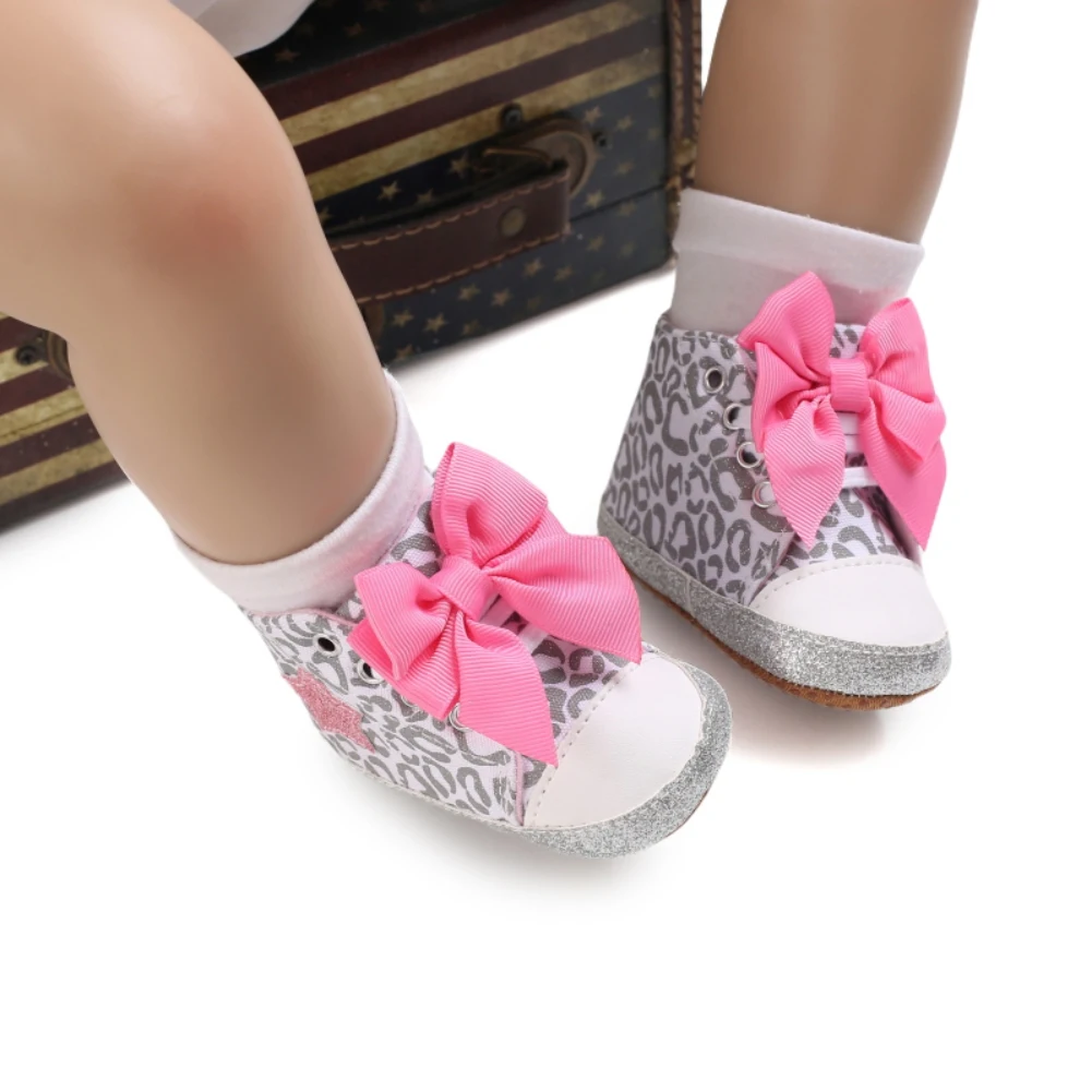 

Кроссовки на шнуровке для новорожденных девочек, Классическая Повседневная обувь с бантом, на шнуровке, для начинающих ходить, осень