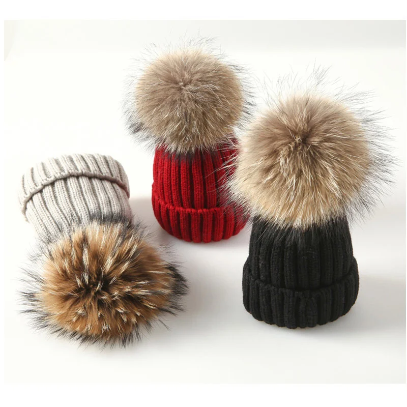 

Hat pom pom, women's hats of fur, knitted or crocheted, thick, for skullies.