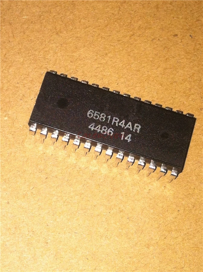 1 шт./лот MOS6581 6851COM 6581R3 6581R4AR MOS 6581 DIP-28 на