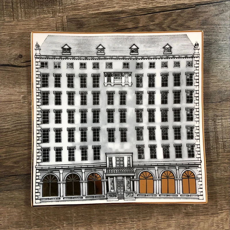 

Classic Gold Swan Castle Decorative Bone China Cup And Saucer Retro Plate Construction Snack Tray Gold Painting Sanck Plate