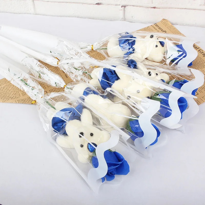 С милым плюшевым мишкой красивый креативный ароматизированный цветок мыло розы