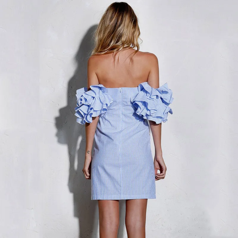 Женское платье с кружевными рукавами плиссированное в полоску