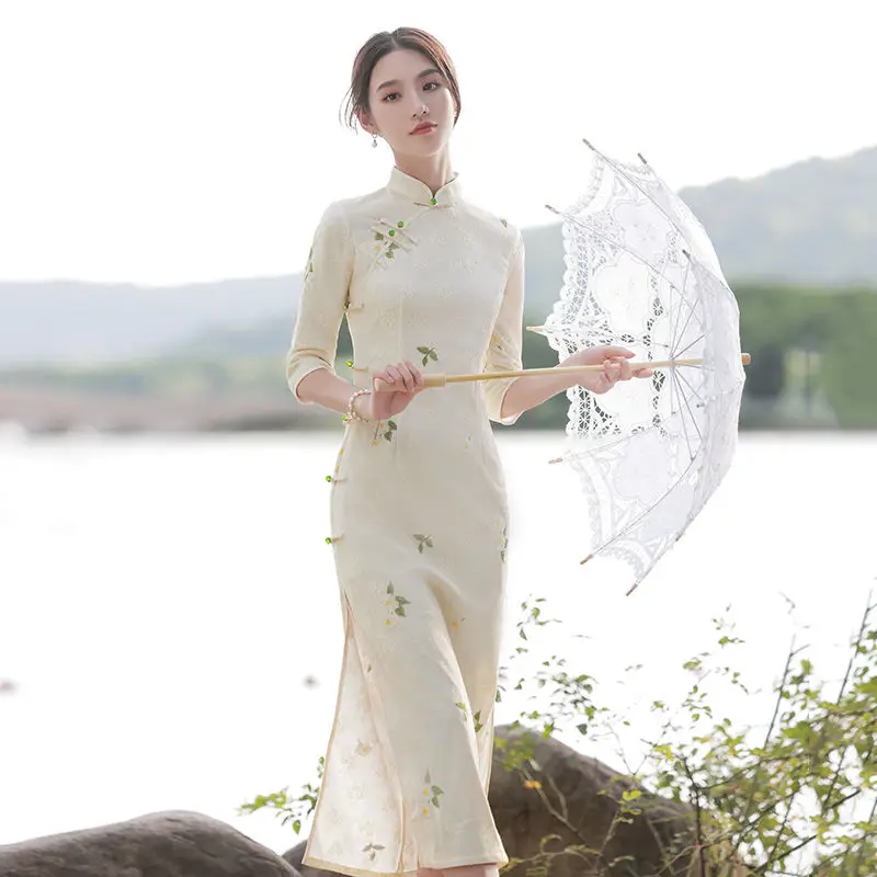 

Chinese Women Dress Daily Cheongsam Qipao Vintage Oriental Wedding Party Dress Modern 2021 Autumn Long Sleeve Dresses
