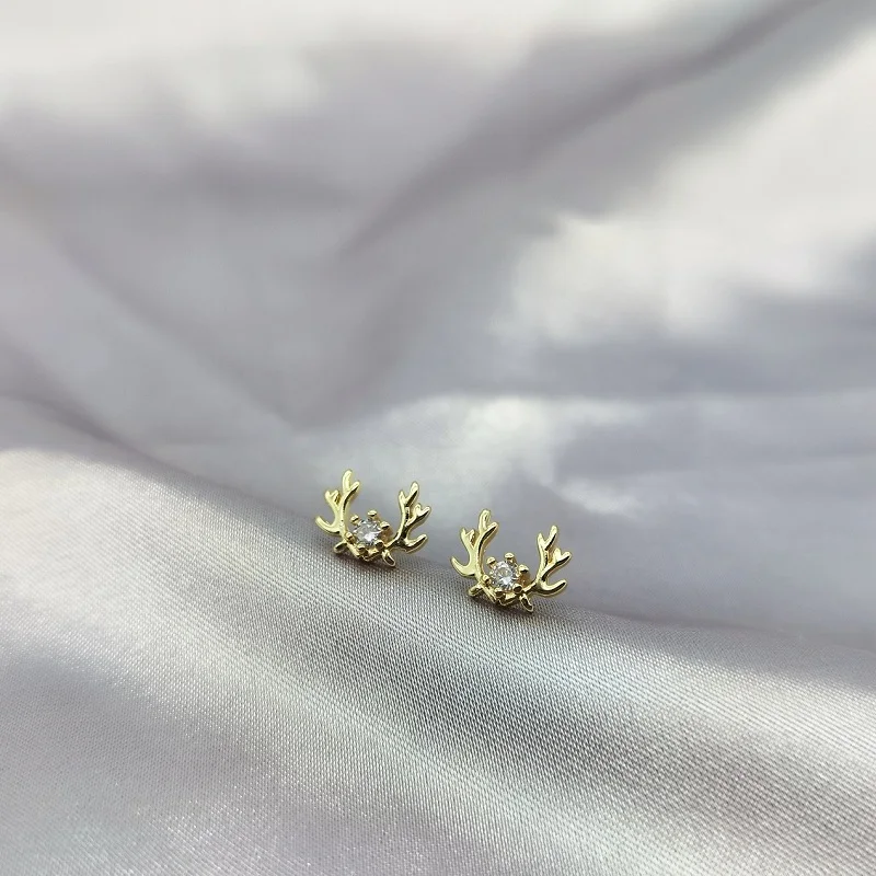 

Cute Antlers Stud Earrings 925 Silver Needle Glod Zircon Earrings For Women Girl Party Gift Korean Fashion Jewellry 2021 Trend