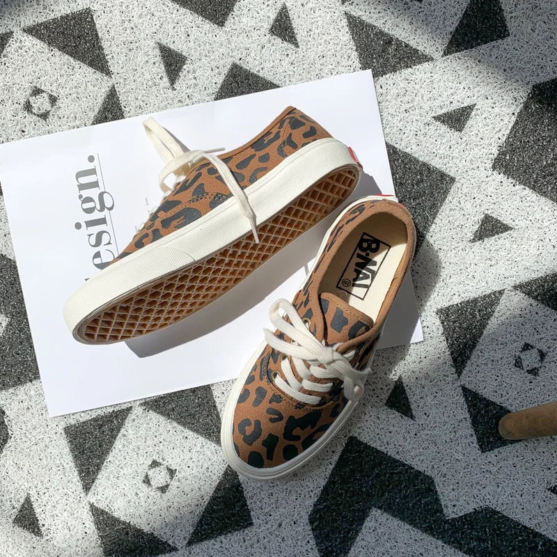 

Girl Brown Shoes Leopard Sneakers Woman Black Skateboard Shoes Tiger Lace Up Low Chic Gumshoes 35-40 Good Quality All Match
