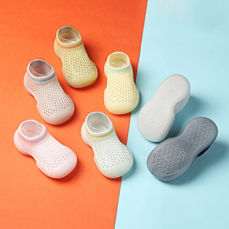 Новое поступление летняя повседневная нескользящая обувь Wecute для маленьких