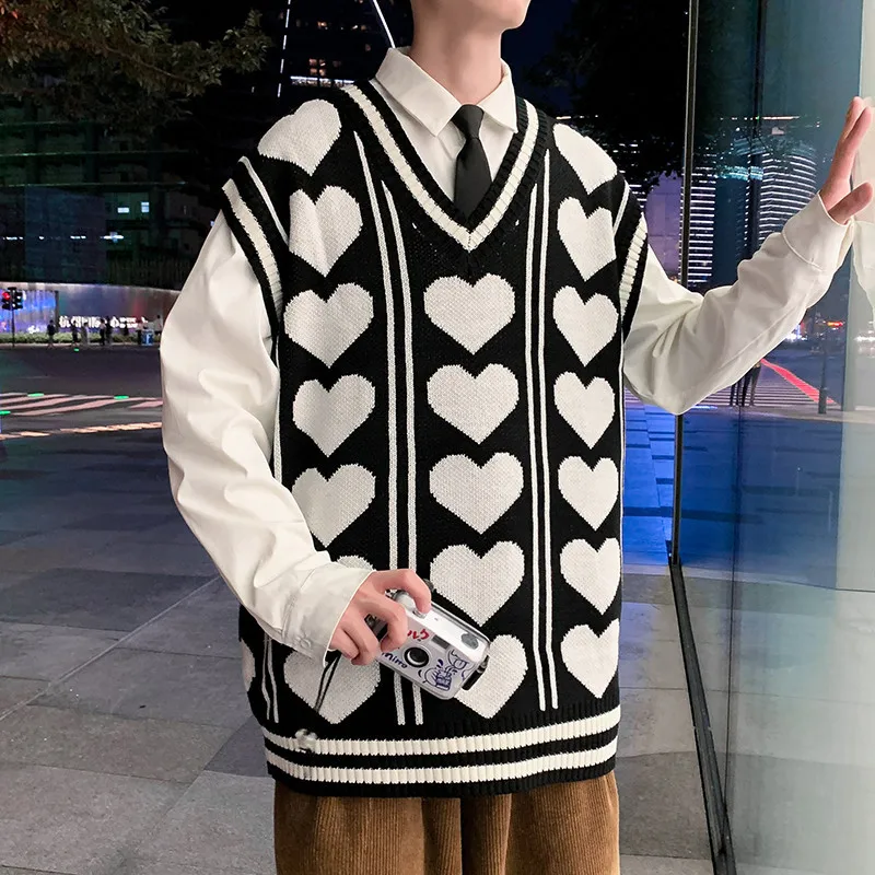 

Fall Men's Jacket Wearing a New Love Printed Vest Loose Fashion V-Neck Sweater
