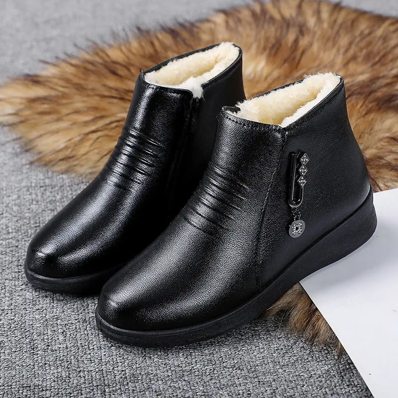 

Winter Boots Women Cotton Plus Velvet Zipper Warm Female Leather Shoes Comfort Non-slip Waterproof Soft Leather Flat Short Boots
