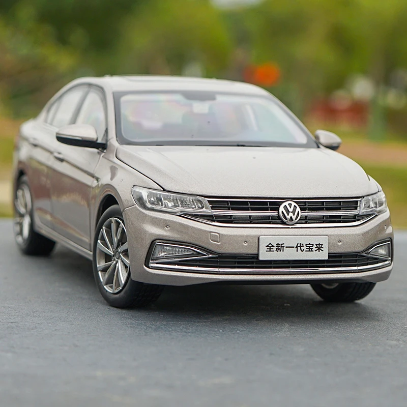 Масштаб 1:18 VW Volkswagen BORA 2019 металлическая литая модель автомобиля с небольшим