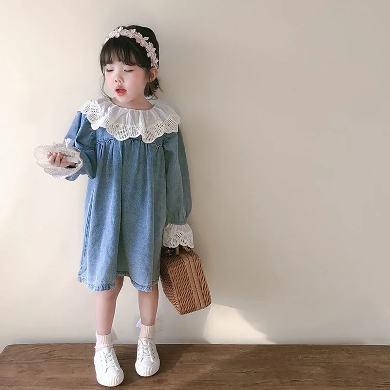 Детское джинсовое платье с длинными рукавами и цветочным кружевом | Детская
