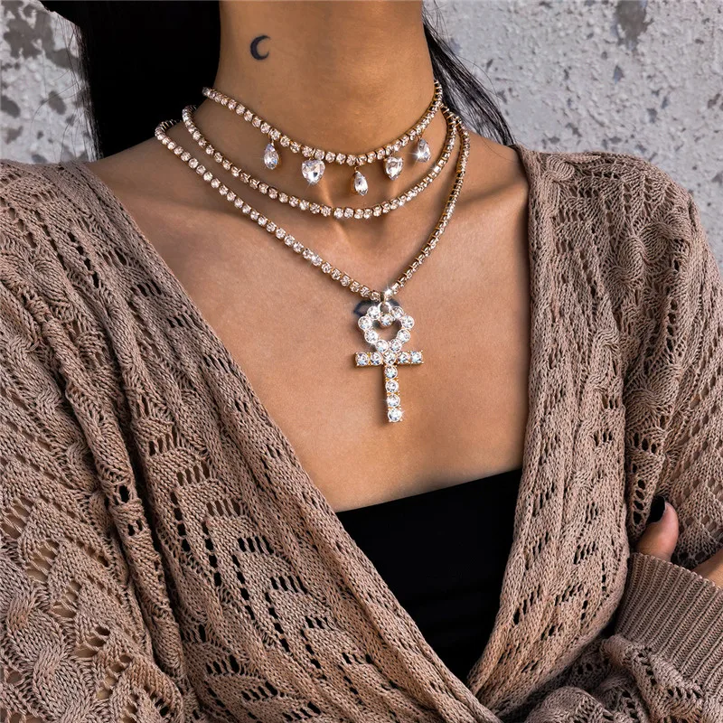 

Classic Multi-layer Claw Chain Diamond Necklace Female Unique Fashion Diamond Peach Heart Cross Set Aesthetic Barque Y2K Jewelry