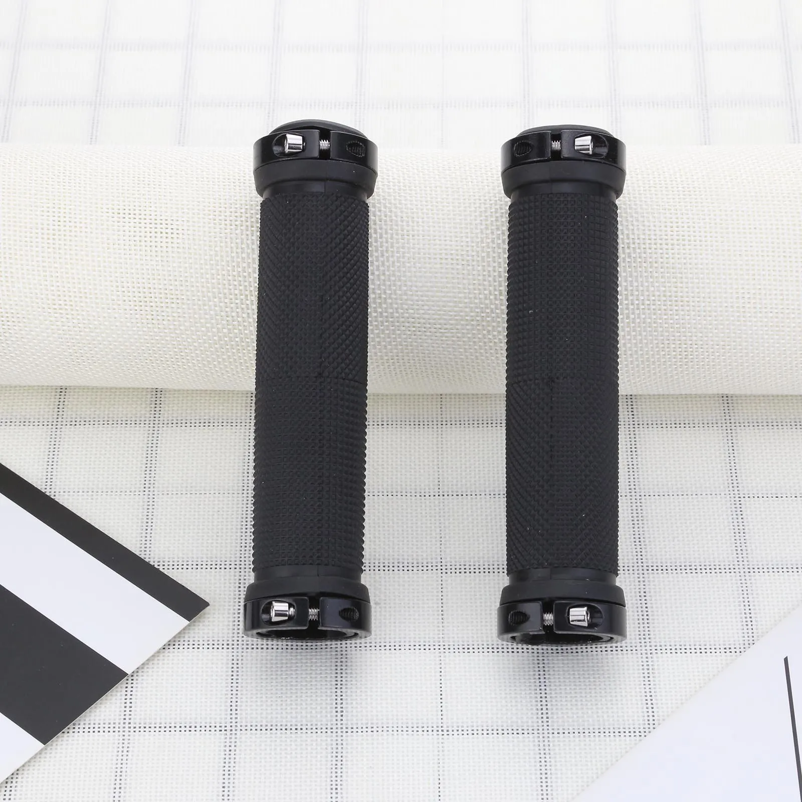 

2pcs/1 Pair Mountain Road Cycling Bike Bicycle MTB Handlebar Cover Grips Smooth Soft Rubber Anti-slip Handle Grip Lock Bar End