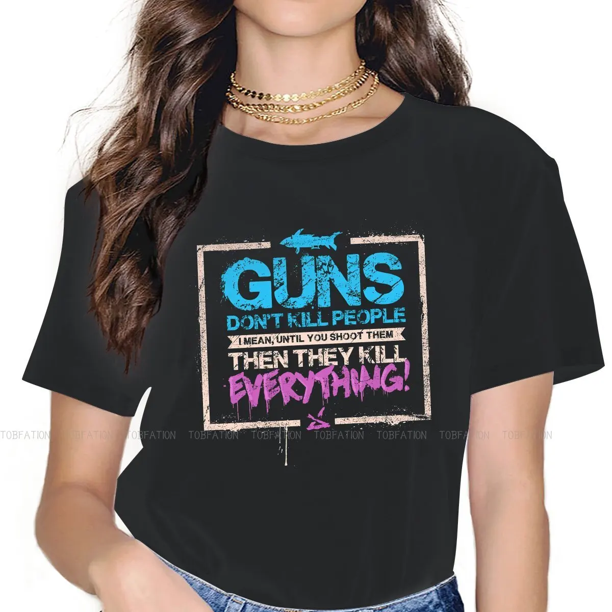 

Футболка женская с рисунком «Guns't Kill People»
