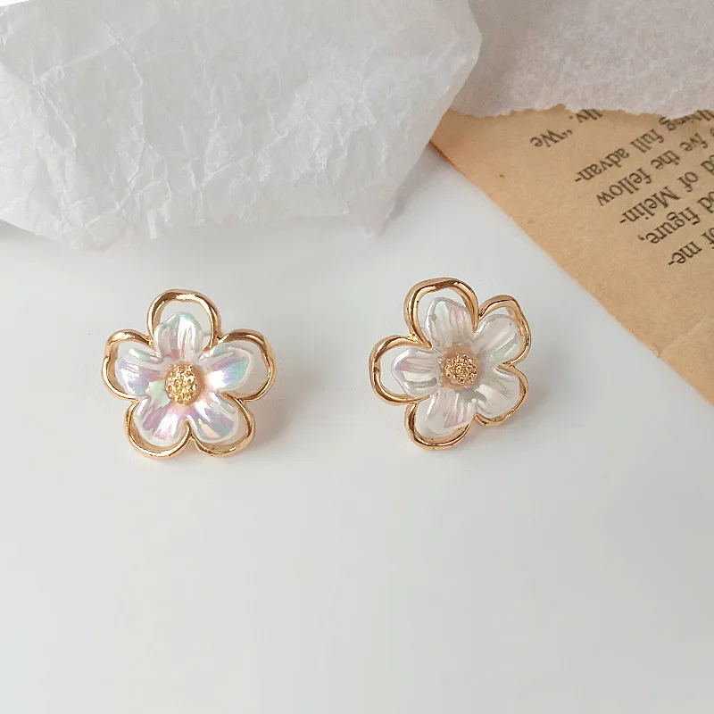 

Korean Simulation Flower Earrings For Women Exquisite Alloy Elegant Ladies Temperament Earrings Fashion Gift Jewelry