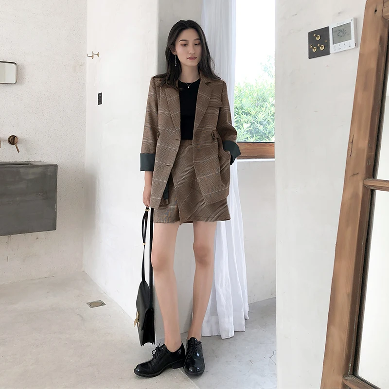 Женские деловые костюмы с юбкой и курткой комплекты одежды для работы элегантные