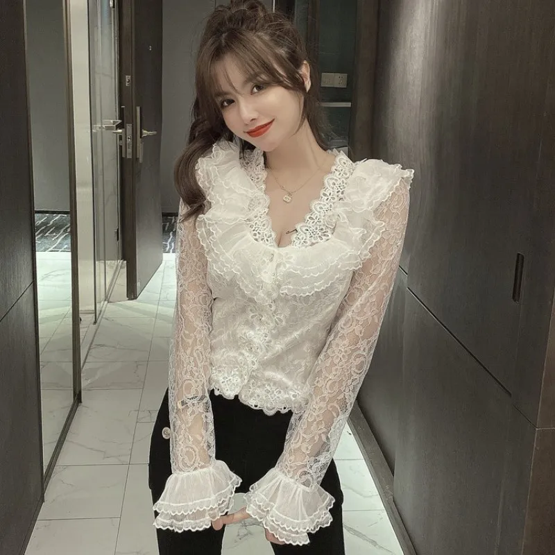 

Новинка весна-лето женская сексуальная Прозрачная кружевная рубашка с оборками Женская Элегантная блузка с расклешенным рукавом