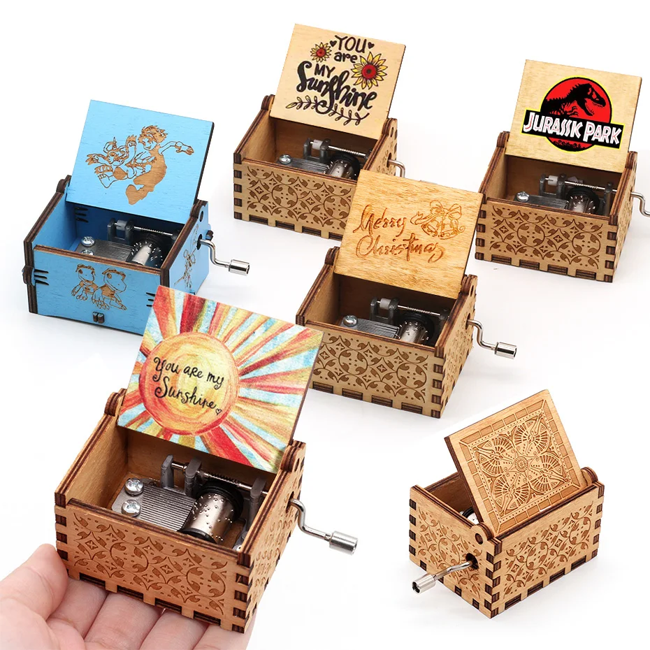 Музыкальная шкатулка матрос Мун с деревянной резьбой Парк Юрского