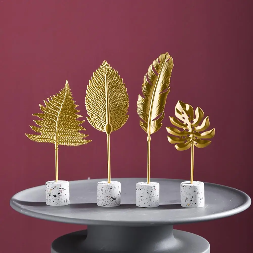 

Banana Leaf Ornaments Golden Leaf Statues Light Luxury Golden For Home Living Room Wine Dining Table Decorations