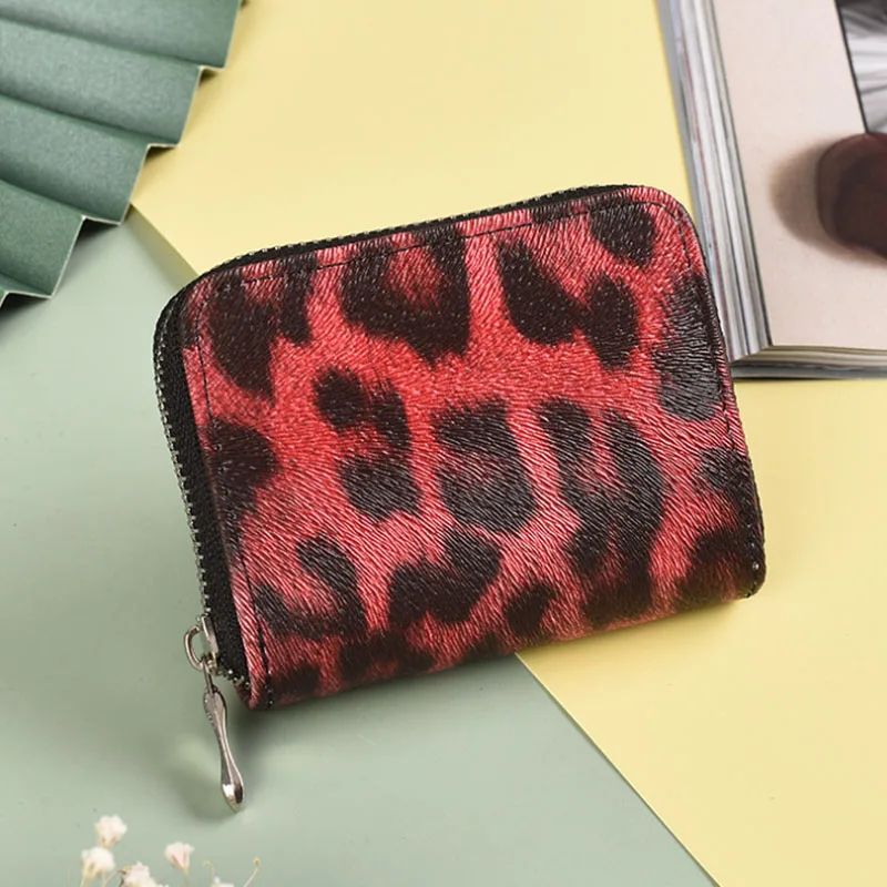 Женский короткий кошелек Леопардовый кожаный маленький с карманом для монет