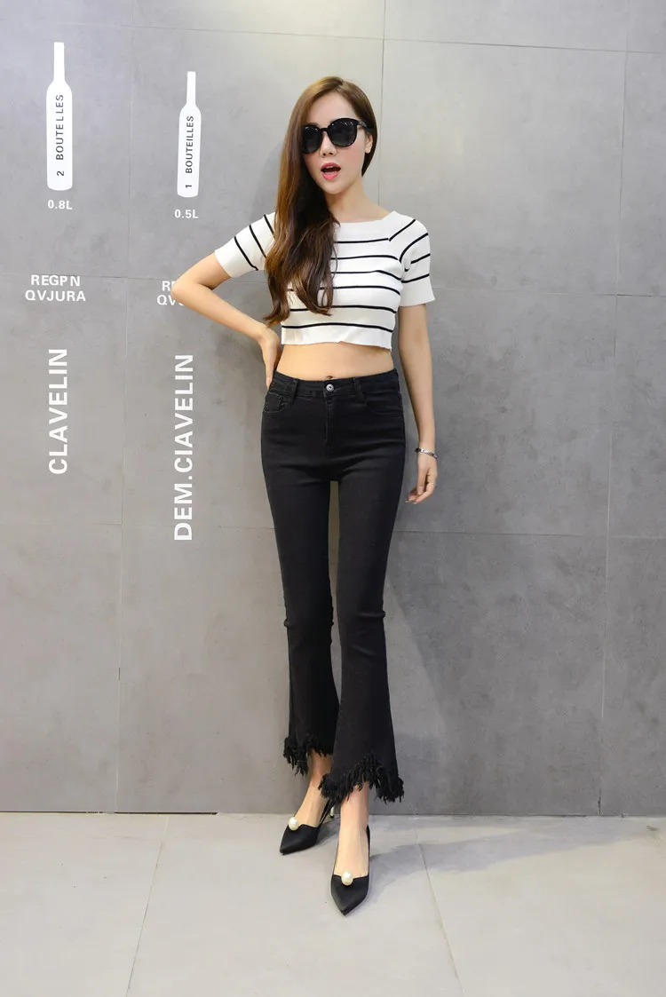 

High waisted black cropped jeans with irregular lace for women