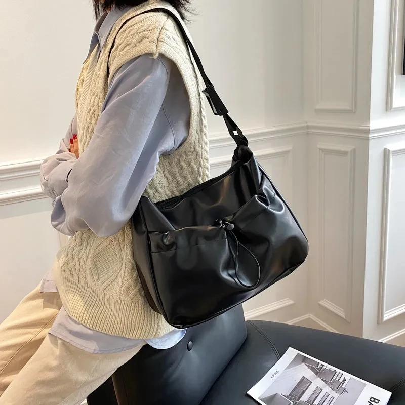 

Hot selling soft leather messenger bag, INS student shoulder bag, lovely nylon bag, waterproof shoulder bag, Korean women's bag