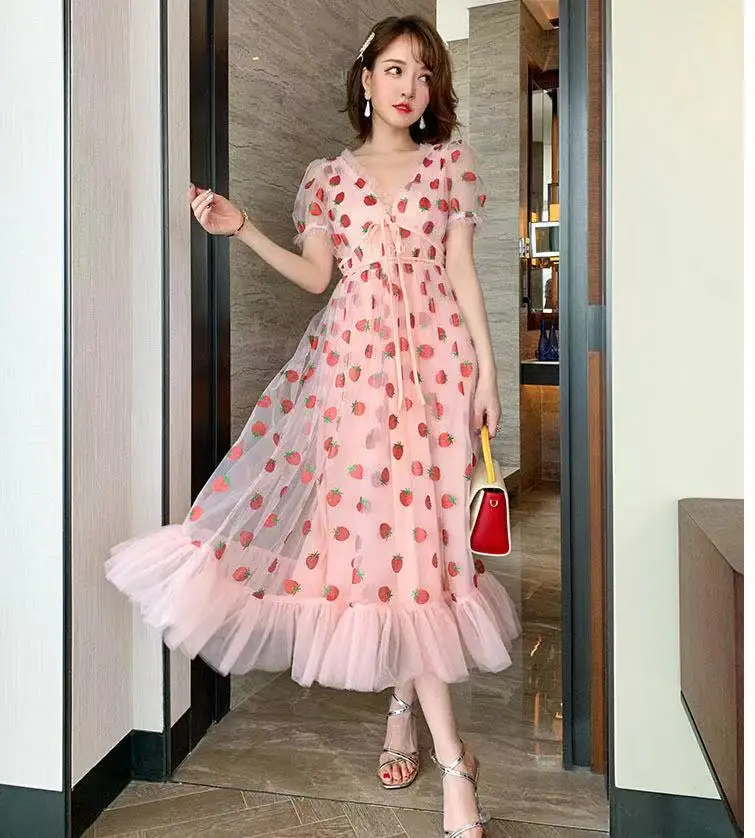 

Miley 2021 spring new dream sweet strawberry hot stamping V-neck high waist pink mesh dress