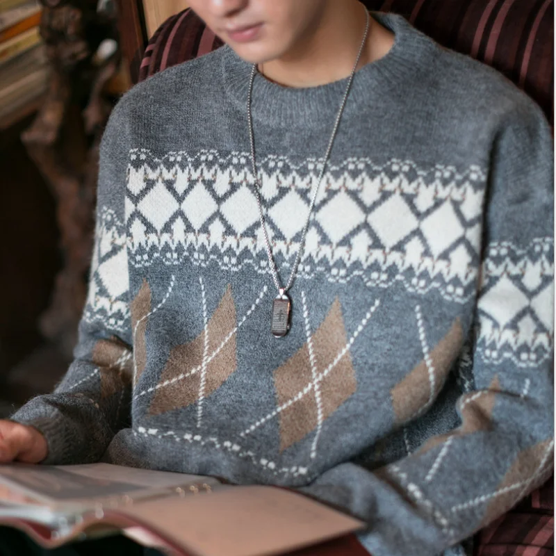 

Round neck thick warm sweater 2020 winter new product fashion simple geometric color matching sweater coat