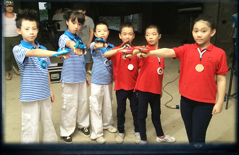 Комплект из 2 х предметов с инфракрасным лучом нового типа лазертаг пистолет игра