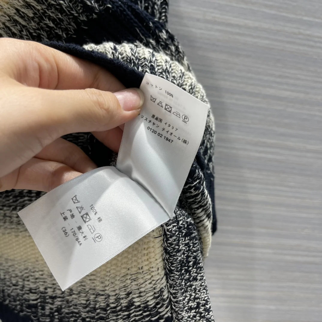 

Luxury Brand Knitted Tanks Women 2021 New V-neck Sleeveless Split Hem Lace Up Slim Tanks Tops Chic Gradient Stripe Casual Tanks