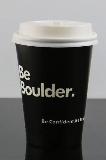cup and lid 50 шт. Высококачественная Черная одноразовая кофейная чашка креативный день рождения чай сок бумажные стаканчики на вынос упаковка с крышкой - Цвет: cup and lid