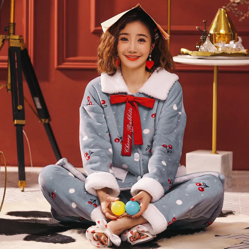 Новинка 2019 серая Милая женская пижама с лацканами и вишней Комплект