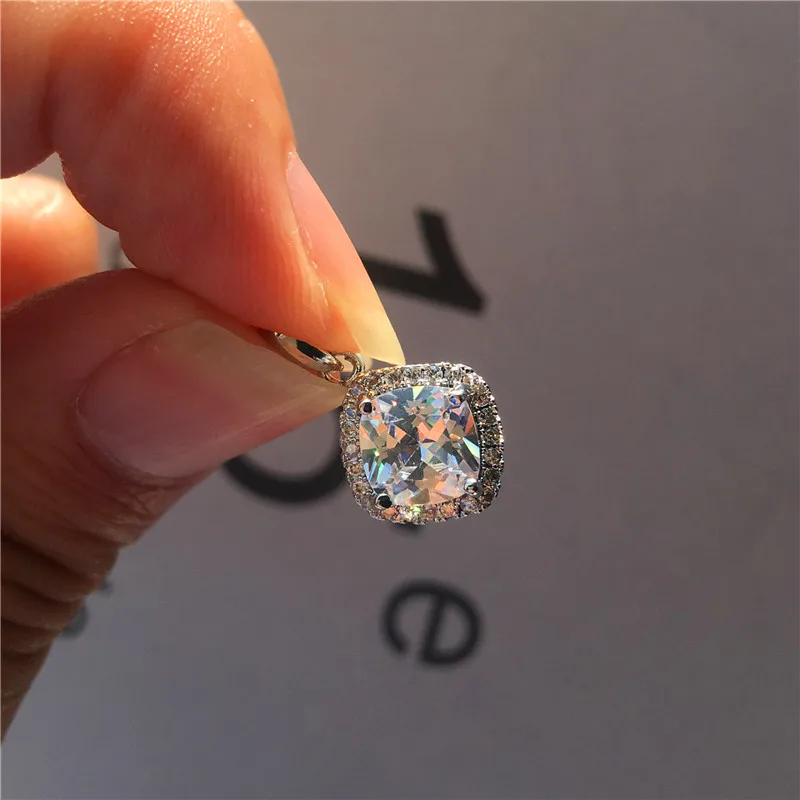 Роскошное женское ожерелье с квадратным кулоном серебряного цвета свадебное