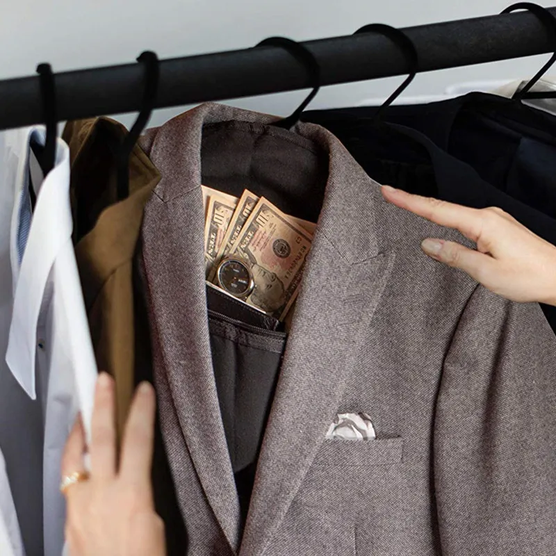 Hanger Diversion Safe Hidden Closet Hanging with a Food Grade Smell Proof Bag | Спорт и развлечения