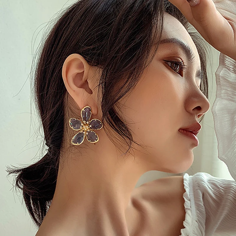 Серьги MOONROCY золотого цвета с синими красными серыми фиолетовыми розовыми